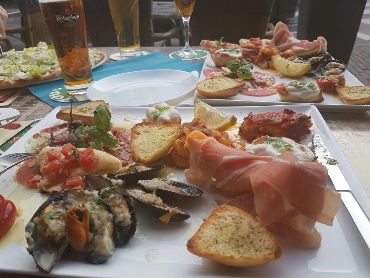 广场餐厅酒店 法尔肯堡 外观 照片