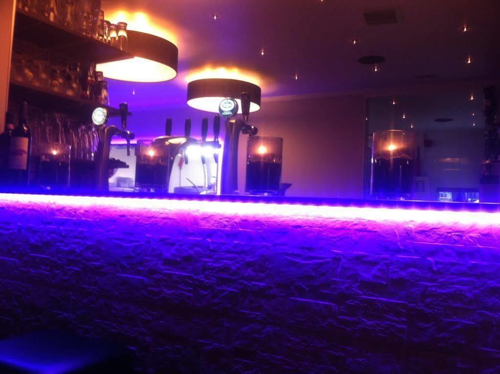 广场餐厅酒店 法尔肯堡 外观 照片